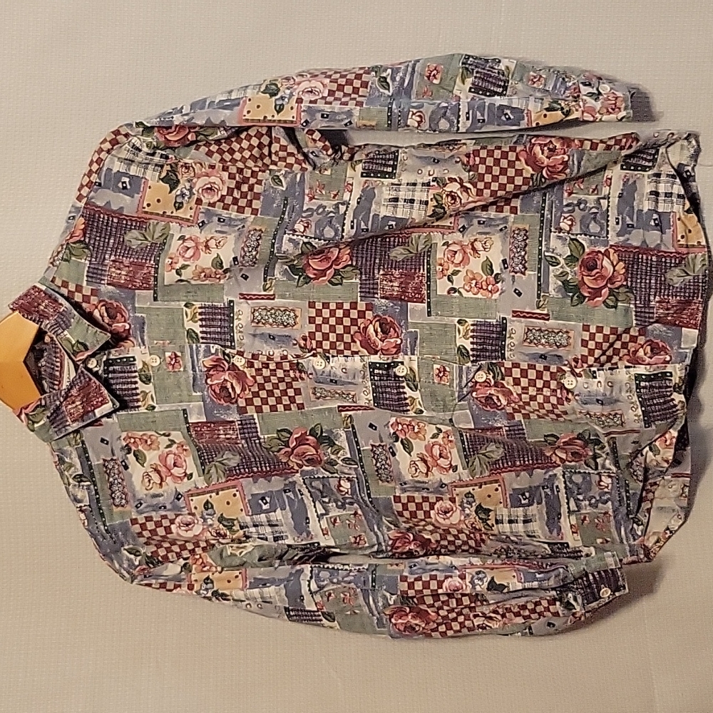 Capacity Floral Button Down Shirt